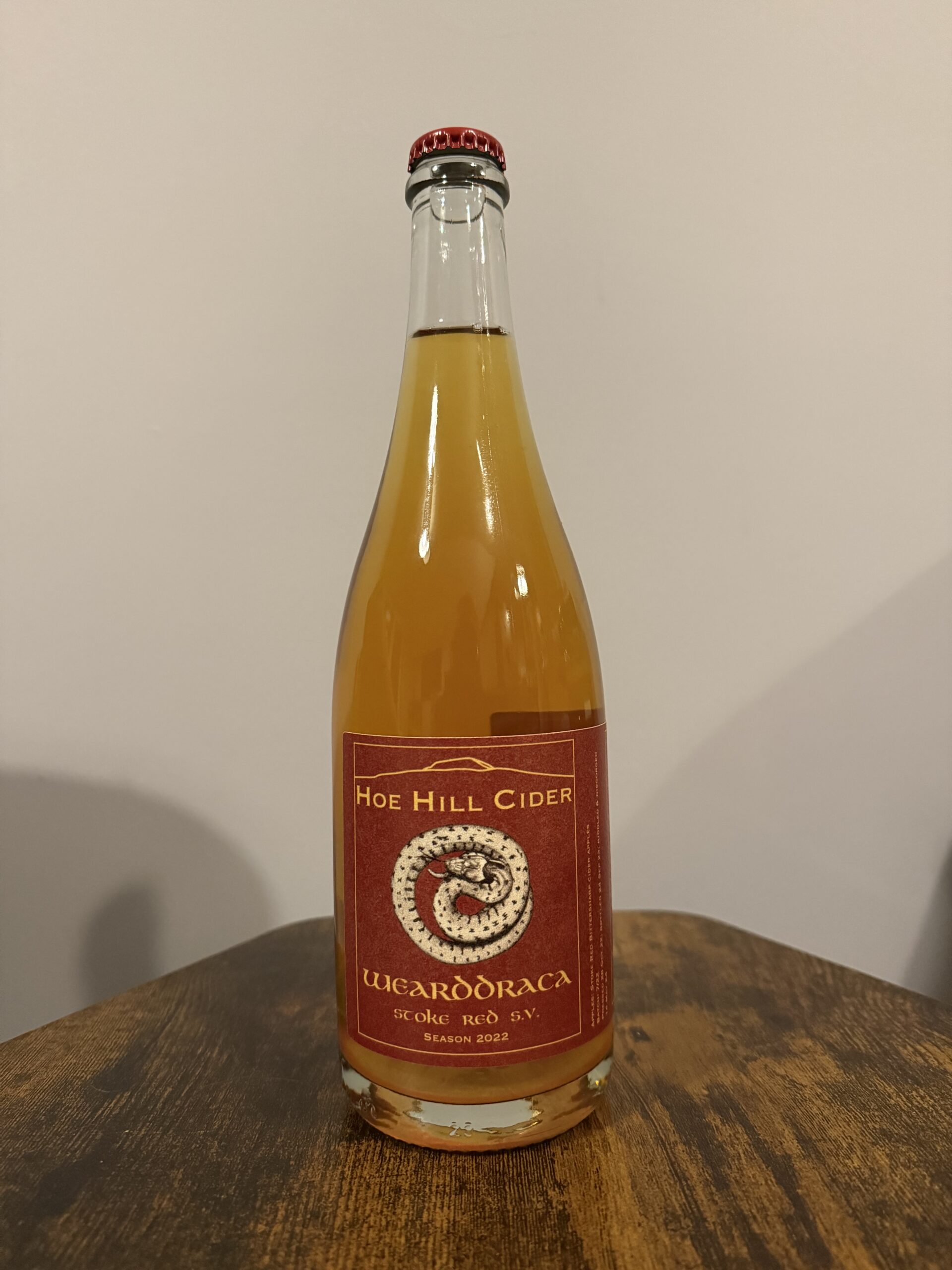 Hoe Hill Cider  Wearddraca Stoke Red SV 2022 (750ml) - The Cat In The Glass